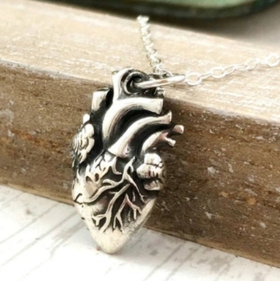 Heart Pendent with chain - Picture 4 of 7